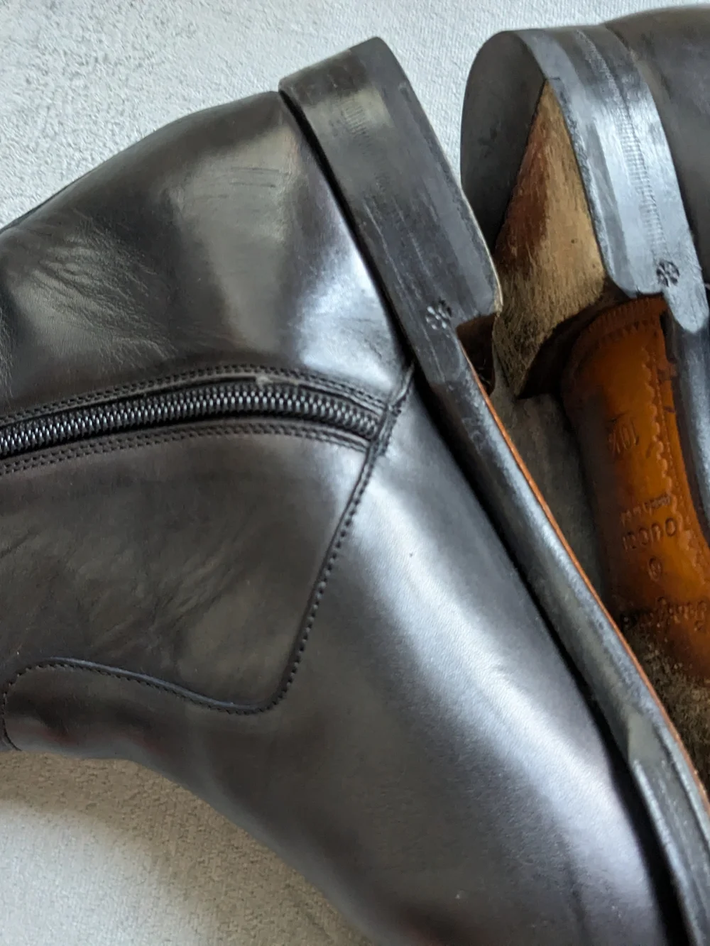 Gucci Black Leather Chelsea Boots for Men Size Zip US 11